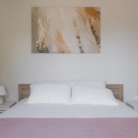 Sundial House Apartment กูเวีย ภายนอก รูปภาพ