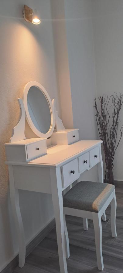 Sundial House Apartment กูเวีย ภายนอก รูปภาพ